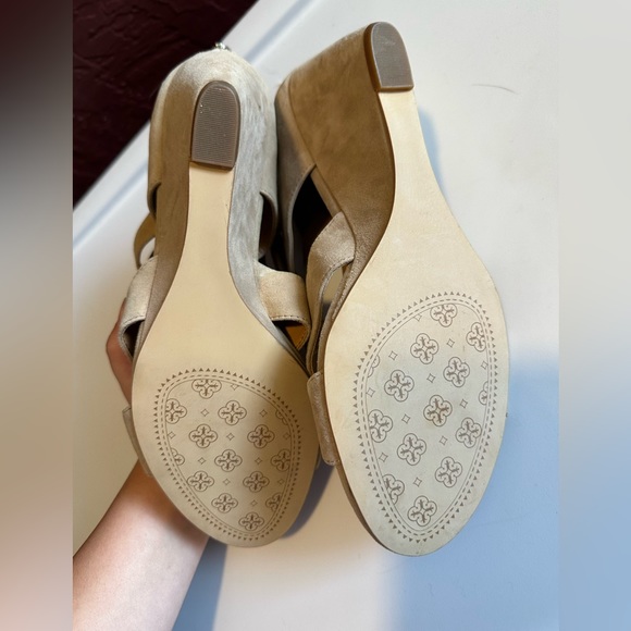 ISOLA Women’s Size 8.5 Wedge Sandals - Picture 6 of 6